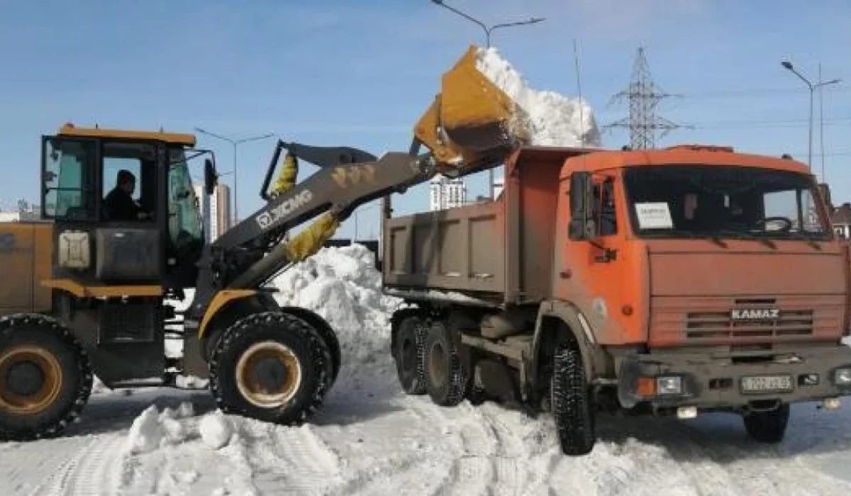 Астанадан бір түнде 16 мың текше метрден астам қар шығарылды