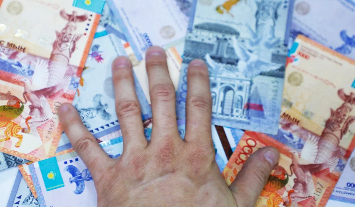 Жалған көмек сұраған алаяқтарға 660 мыңнан астам қазақстандық ақша жолдаған
