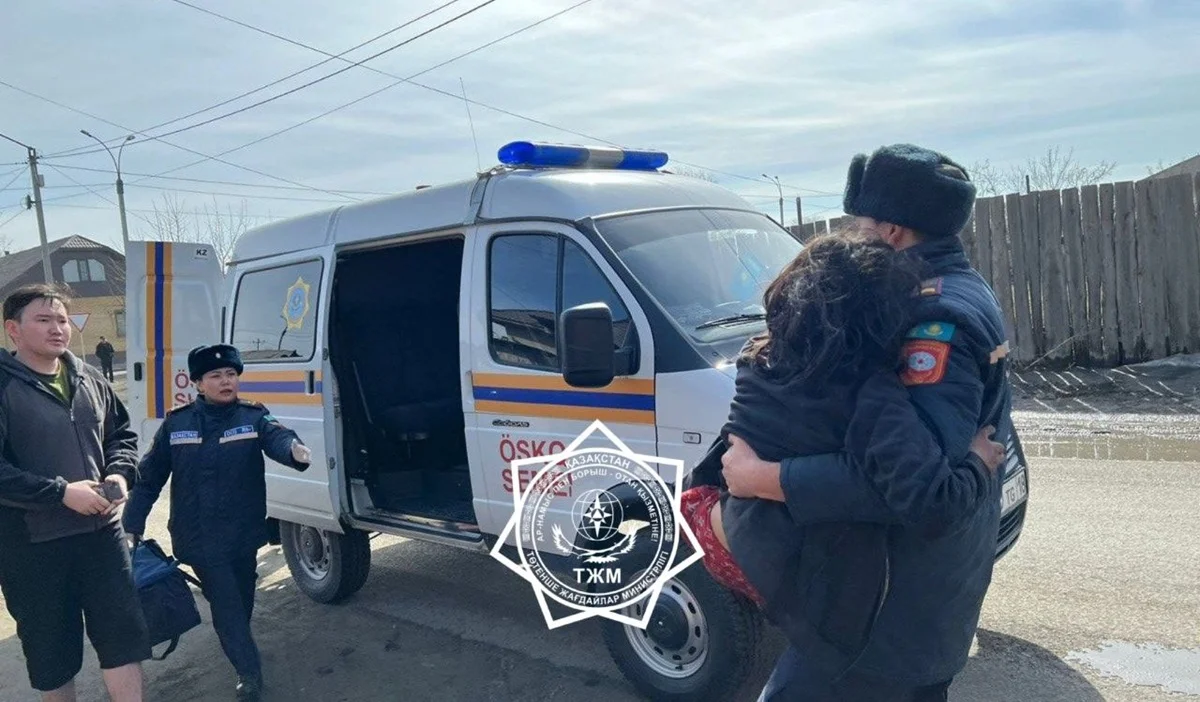 Семейде ірі өрттен екі адам құтқарылды