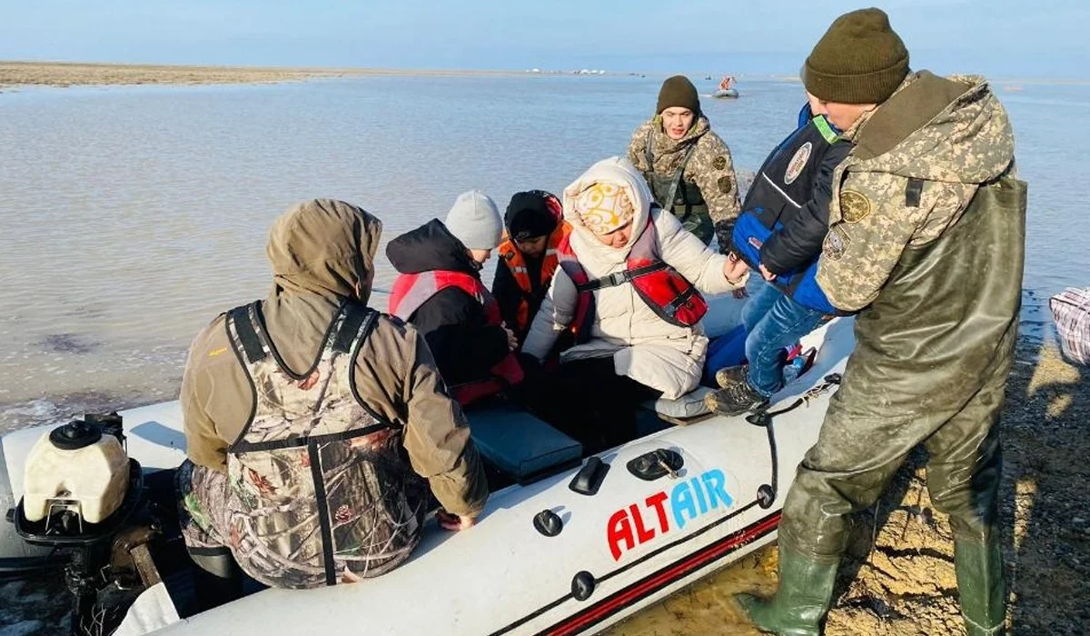 «Адамдарды құтқару оңай жұмыс емес»: Бектенов су басқан аймақтардың тұрғындарына үндеу жасады