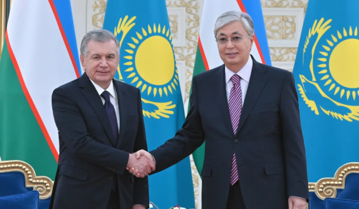 Ертең Тоқаев пен Мирзиеев бейресми кездесу өткізеді