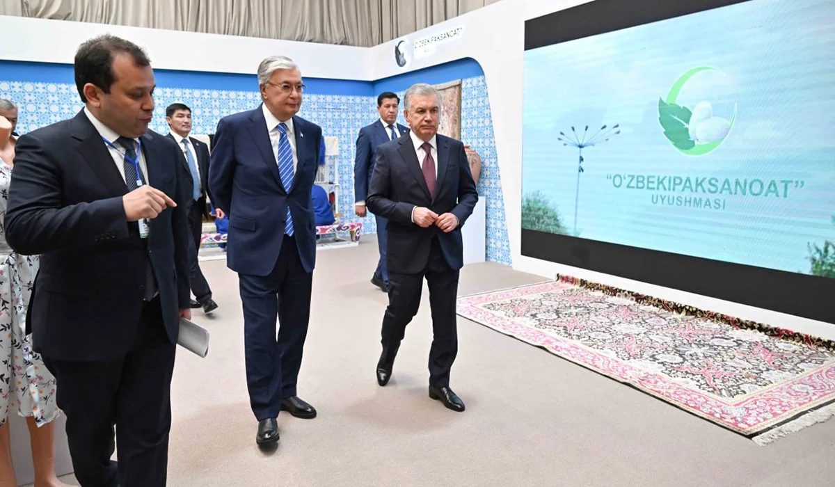 Президент «HIVA GILAMLARI» кілем тоқу фабрикасына барды