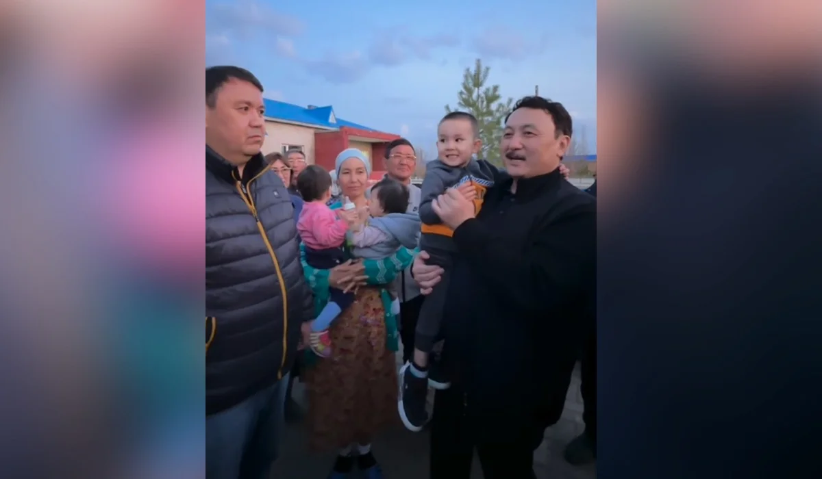 «Әке, Ханторыны құтқар»: Су тасқынында жылқысы өлген балаға депутат тұлпар сыйлады