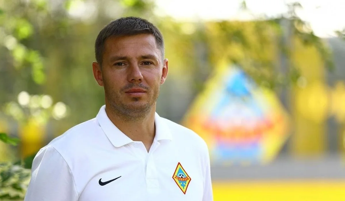 «Қайрат» футбол клубының бас бапкері қызметінен кетті