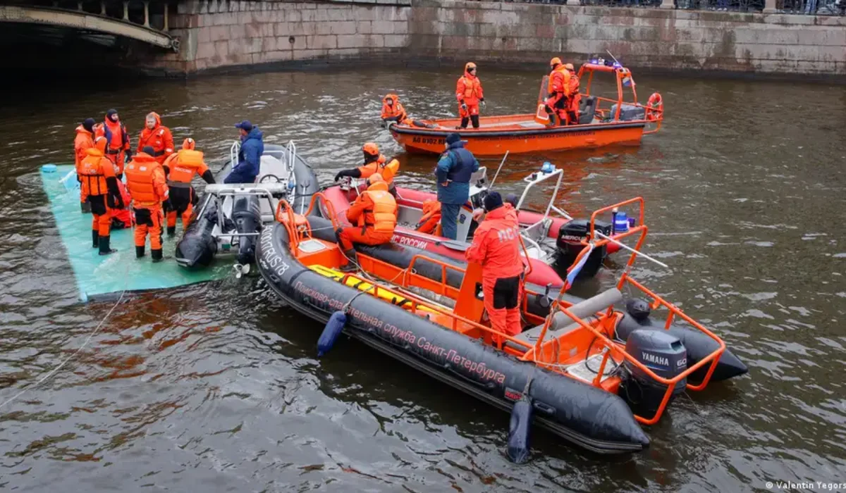 Санкт-Петербургте өзенге құлаған автобустың жүргізушісі қамауға алынды