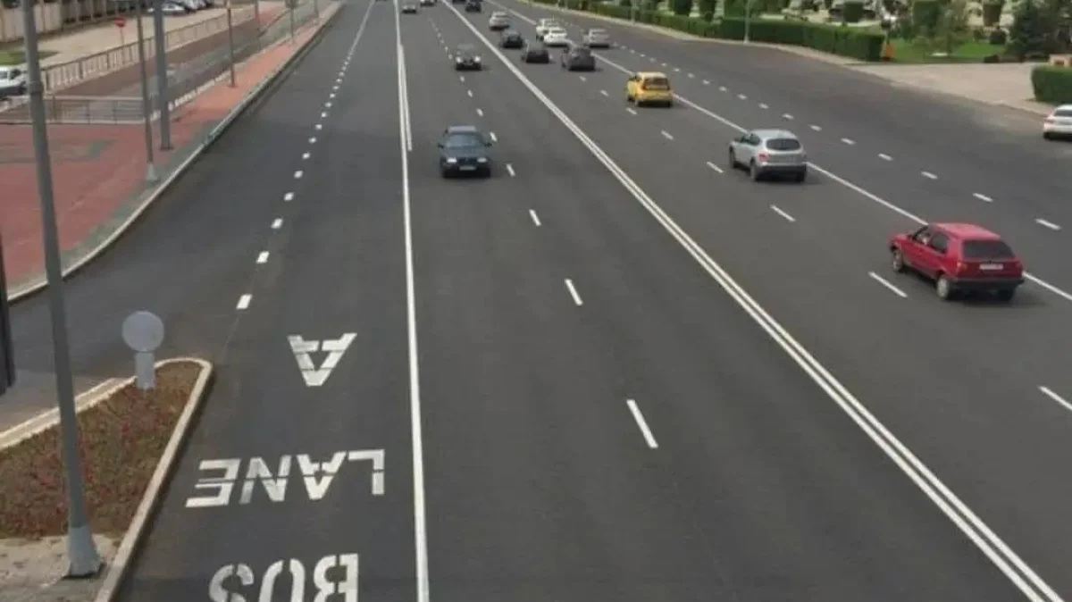 Астанада жүргізушілерге Bus lane жолақшасымен жүруге рұқсат етілді