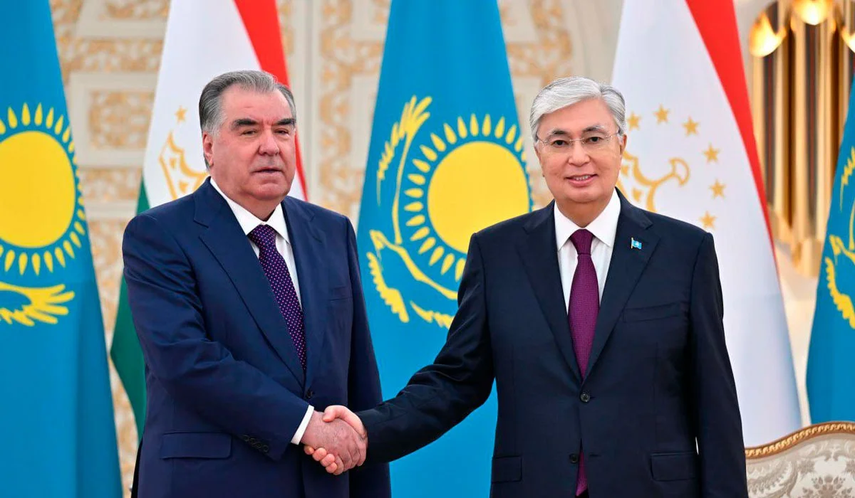 Мемлекет басшысы Тәжікстан президентімен кездесті