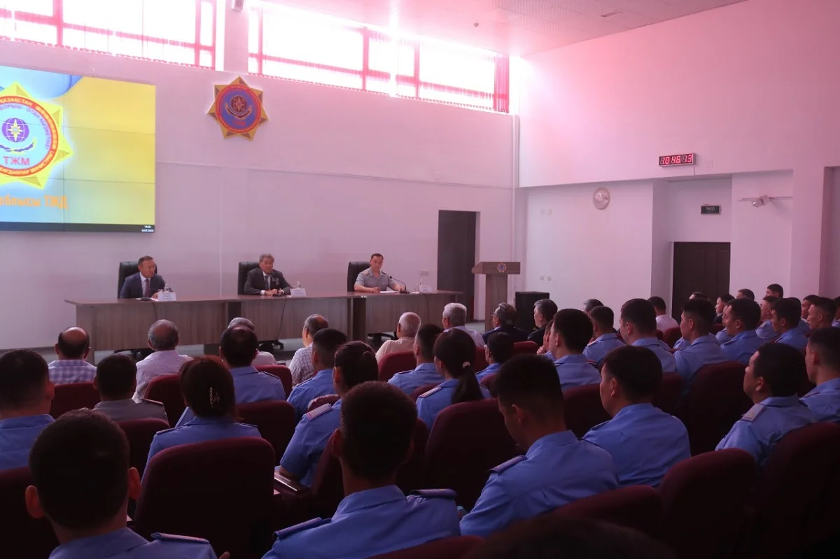 Кәсібилік, имандылық пен адамгершілік полиция қызметкерінің ізгі қасиеттеріне айналуы керек - депутат