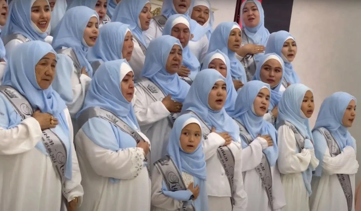 Орыс хатшыларының порносын онлайн көру Жетілген аяқты жалау порно видео онлайн