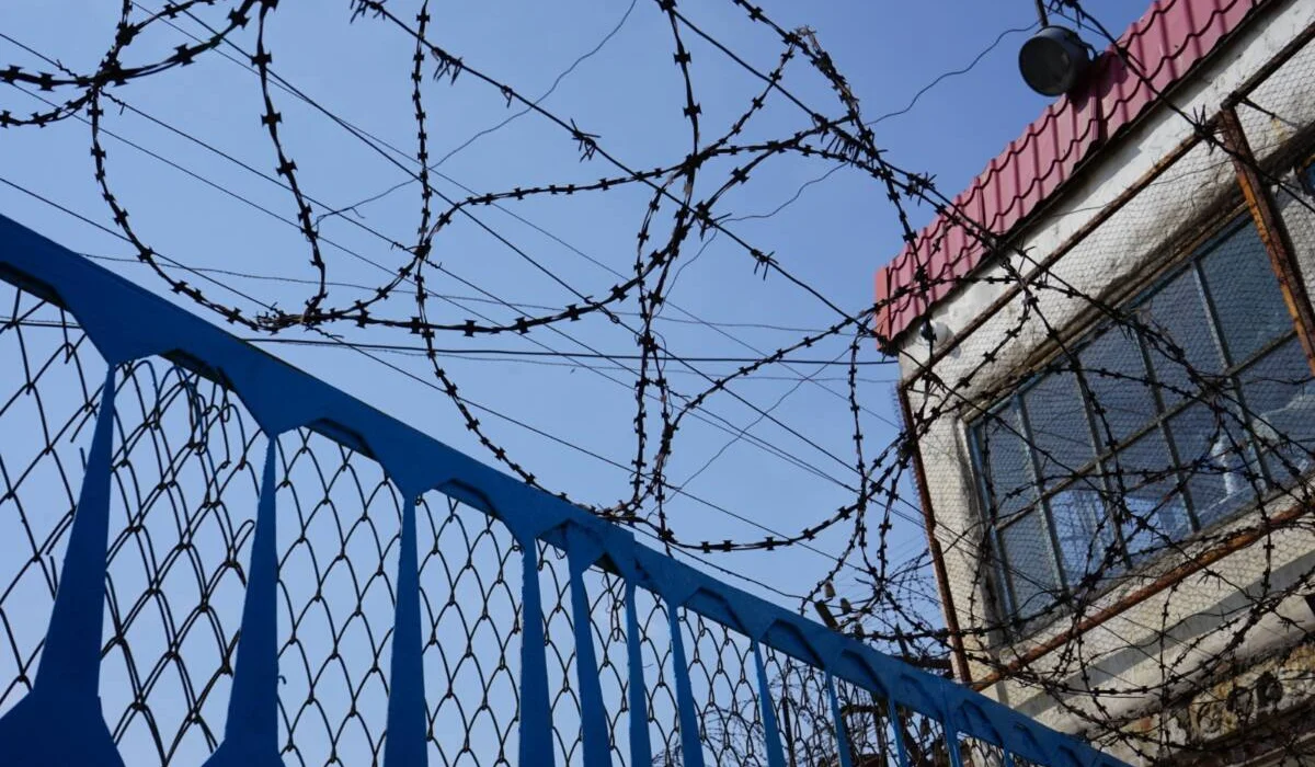 Павлодар облысында колонияға ішімдік кіргізбек болған күдікті анықталды