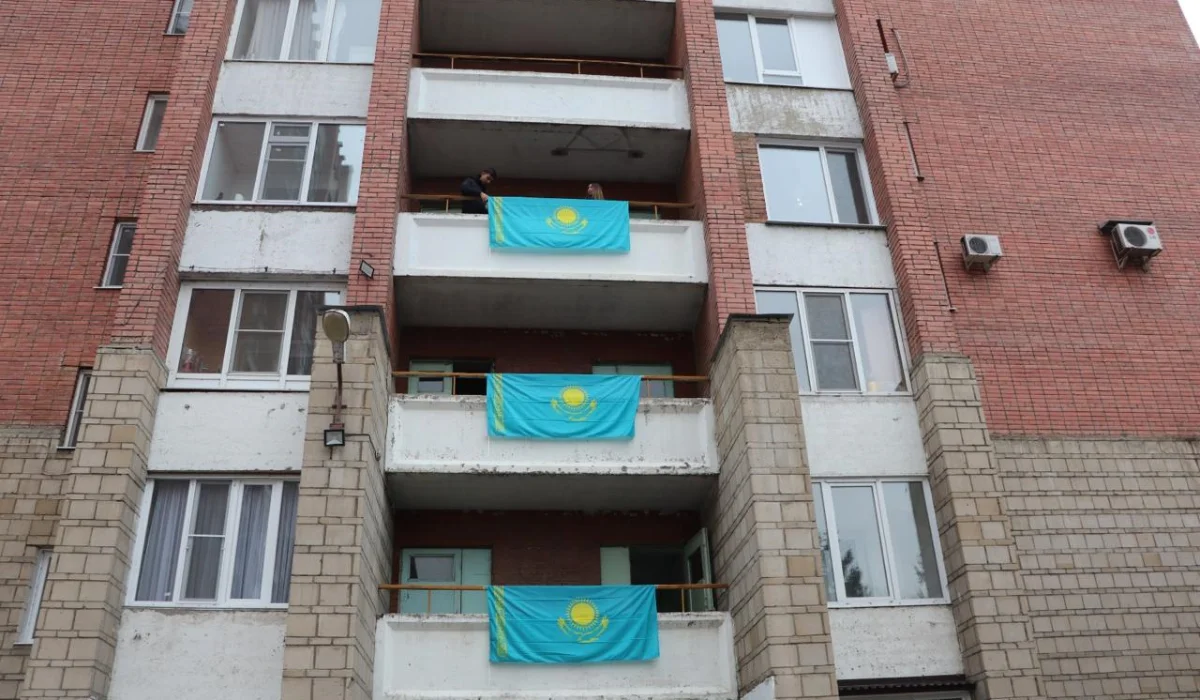 «Жастар Рухы» белсенділері «Менің Елім – Менің Туым» акциясын бастады