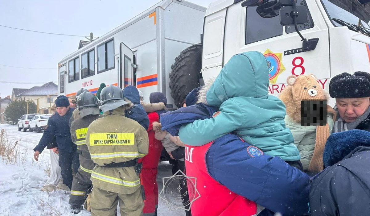 Қарағандыда балабақша өртенді: құтқарушылар 82 баланы көтеріп алып шықты