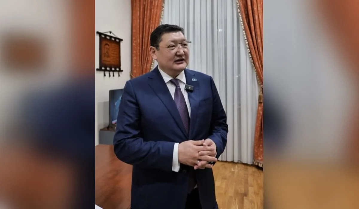 «Бірге кітап оқиық»: Берік Уәли «Ұшқан ұя» кітабын таңдап, эстафетаны Аида Балаеваға берді