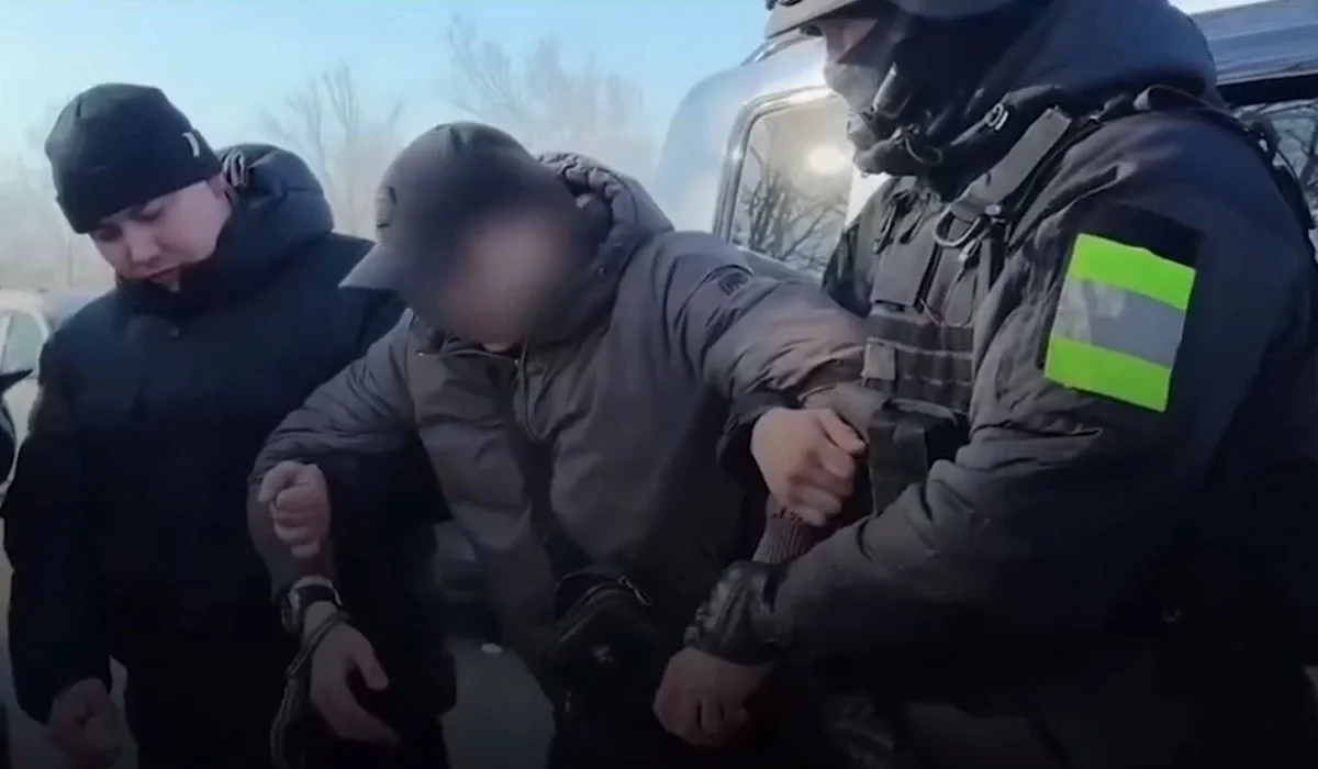 Екібастұз тұрғыны гаражында есірткі өсіріп, оны лаундж барға апарып сатқан (ВИДЕО)