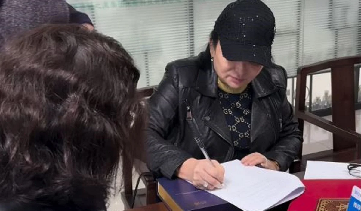 Қайрат Нұртастың да анасы бизнес бастап, бренд ашу үшін Қытайға кетті (ВИДЕО)
