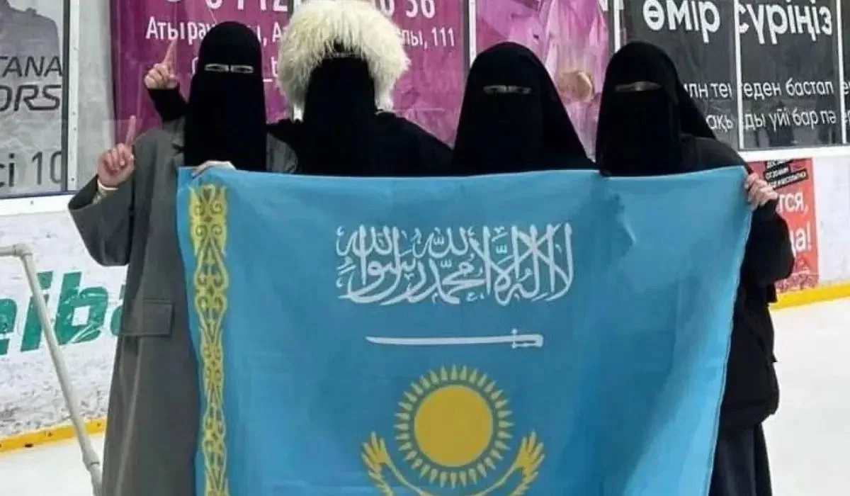 Қазақстанның туына арабша жазып алған: атышулы іс бойынша тағы бір жасөспірім жазаланды