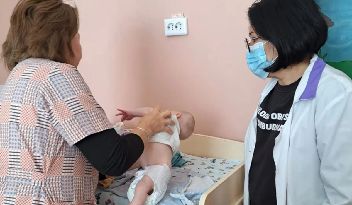 Павлодарда небары төрт айлық ұл әкесінен екі рет қатты таяқ жеп, жетімдер үйіне түскен