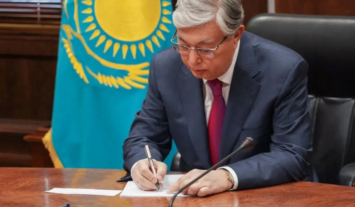 Тоқаев дипломатия ардагері Тілеухан Қабдрахмановты І дәрежелі «Достық» орденімен марапаттады