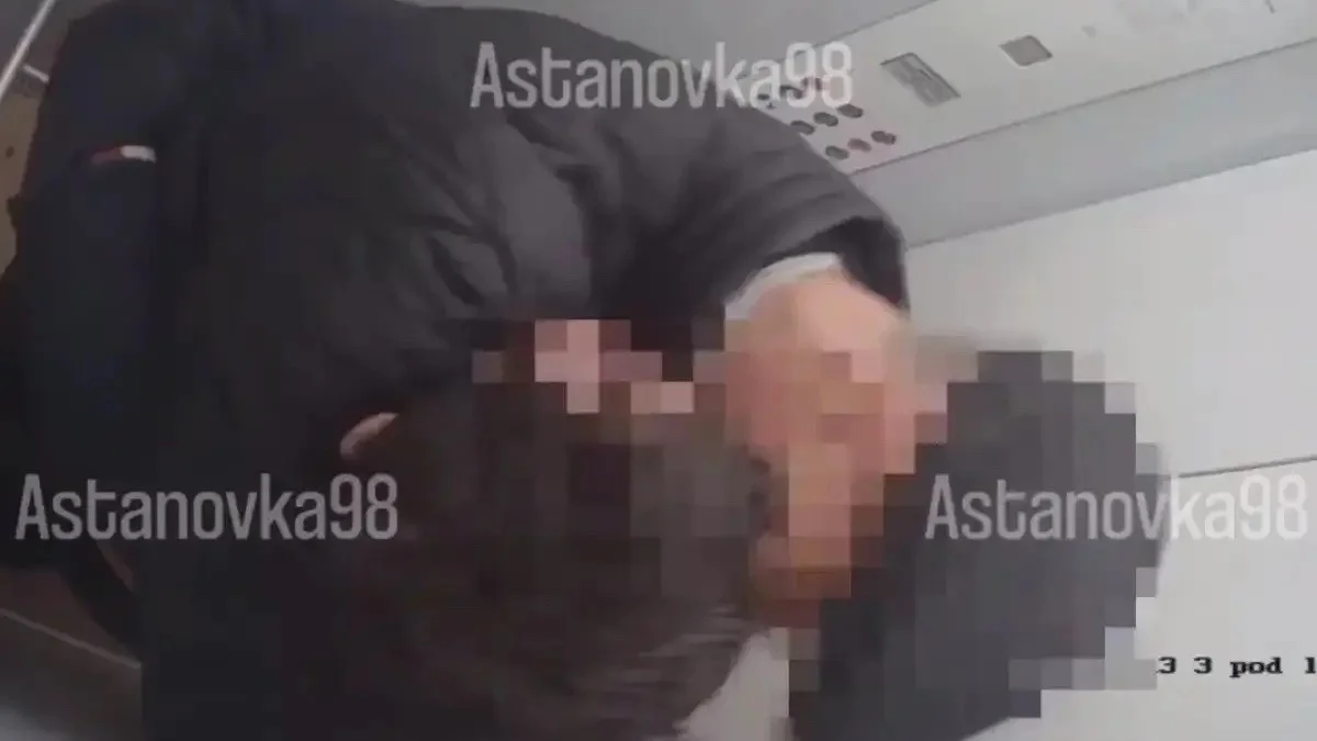 Астанада лифт ішінде аймаласып, сүйіскен екі еркек қамауға алынды