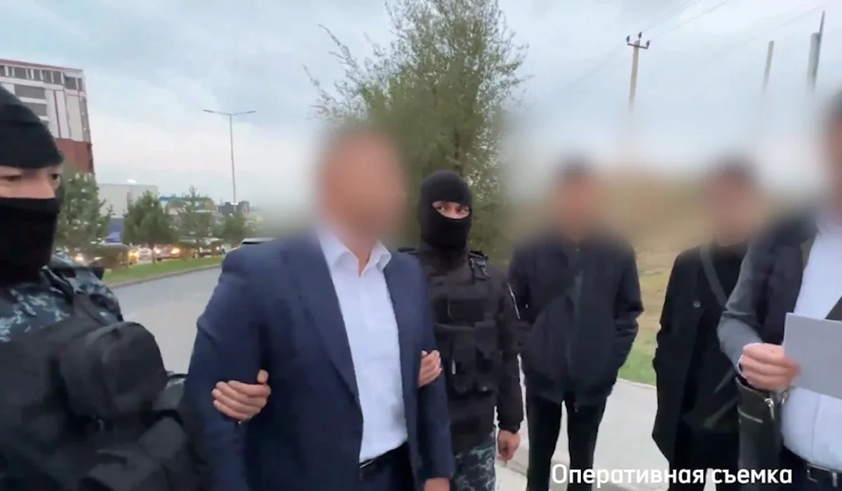 Шымкентте жүргізуші куәлігін 400 мың теңгеге сатқандар қолға түсті