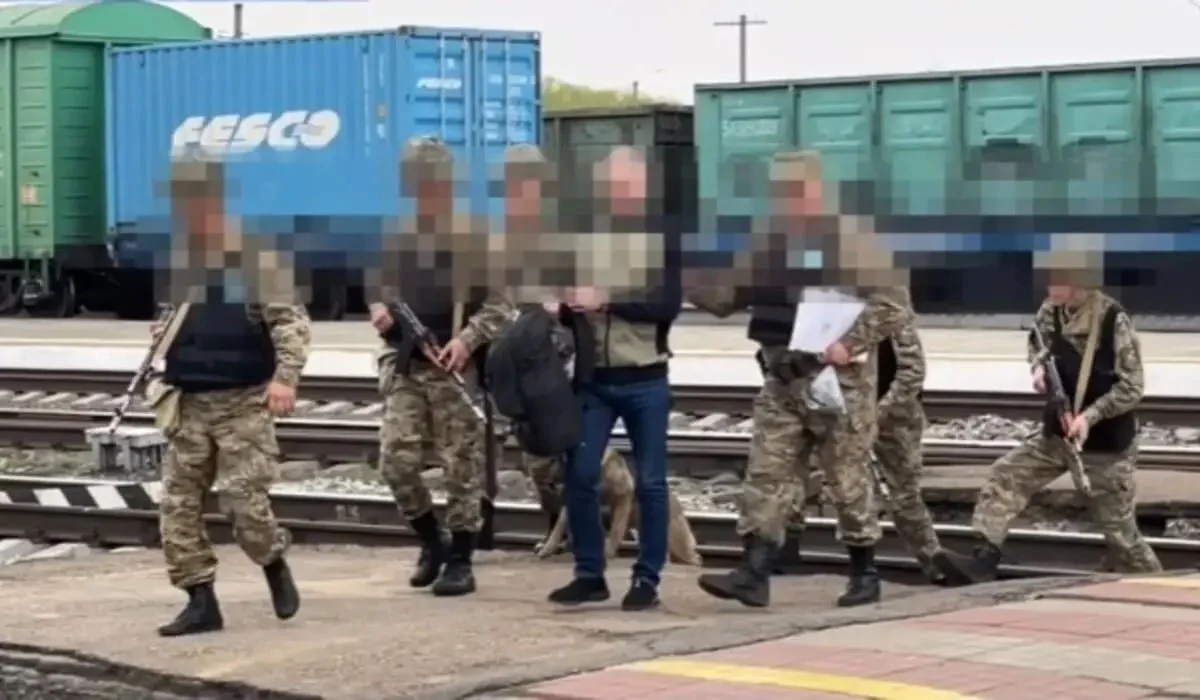 Қазақстанда ішімдікке мас адам серіктесін аяусыз пышақтап, Ресейге қашып кеткен
