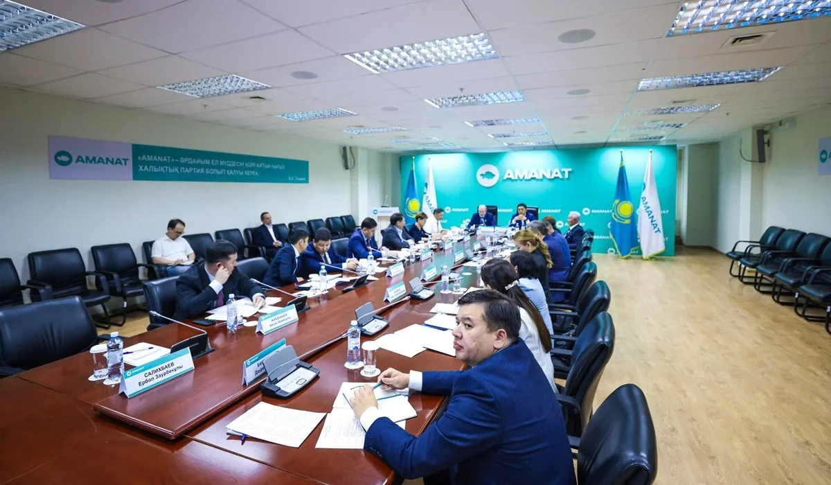 Жұмыс істеуге құлықсыз мәслихат депутаттары мандатынан айырылады – «AMANAT»-тың Партиялық бақылау комитеті