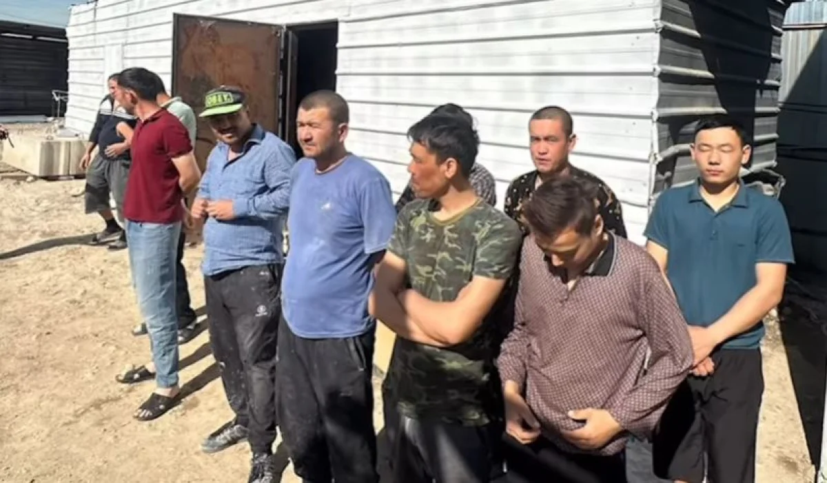 Алматыда ондаған шетелдік заңсыз жұмыс істеп жүрген жерінен ұсталды