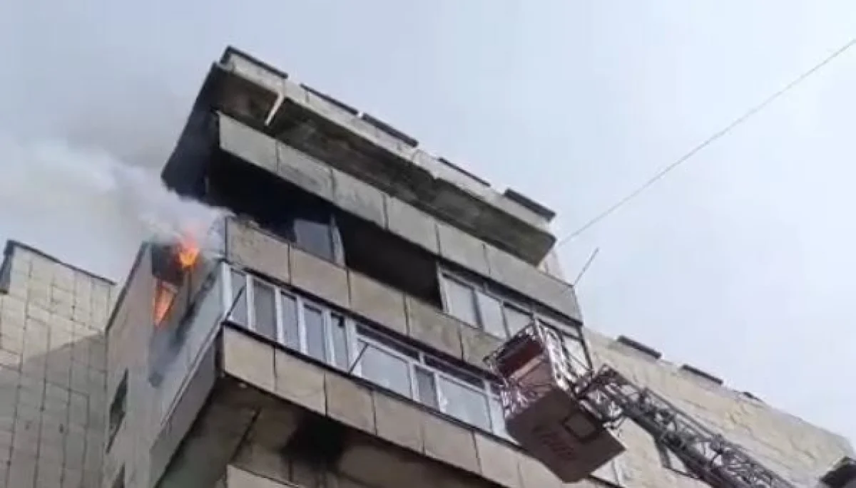 Қарағандыда 8-қабатта алапат өрт болып, 14 адам тірідей жанып кете жаздады
