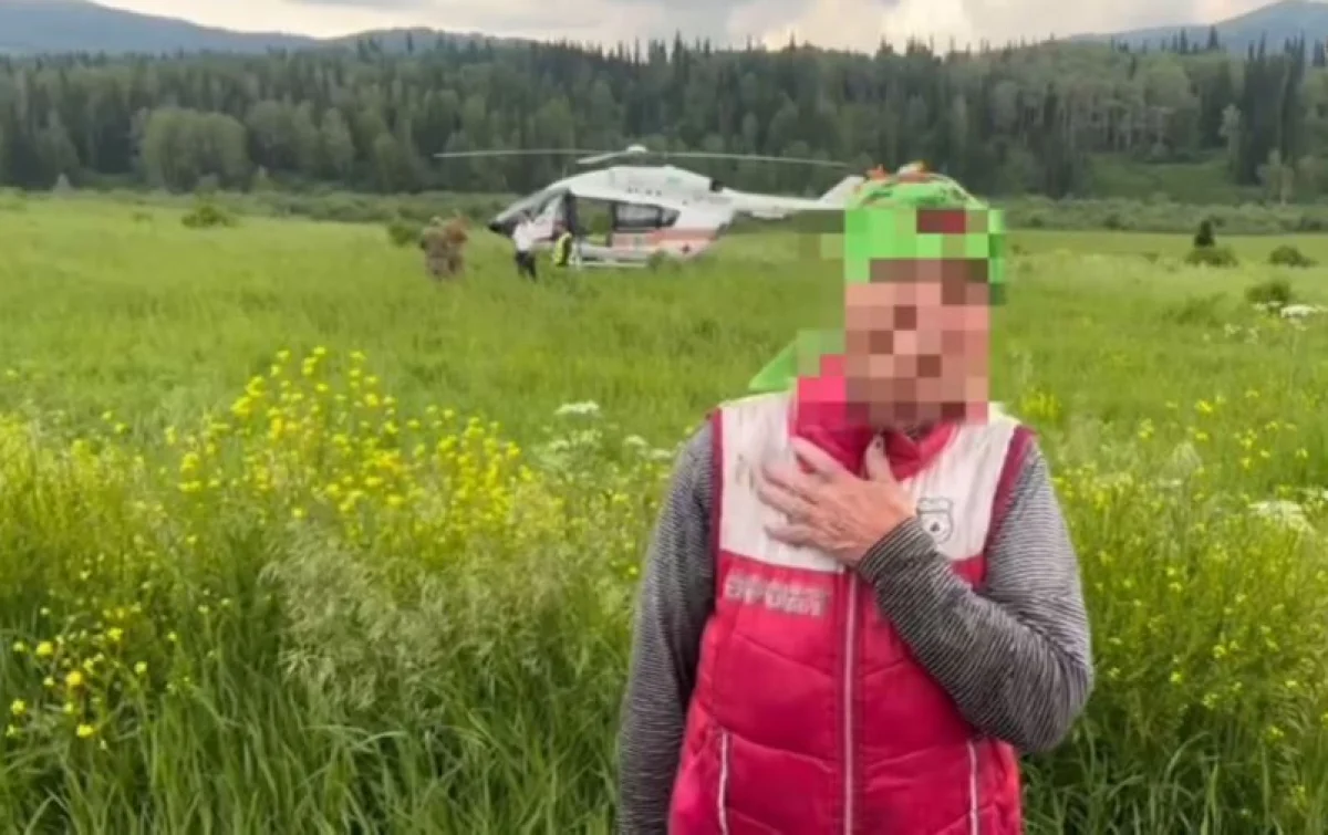 ШҚО-да орманда дәрілік шөп іздеп жүріп адасып қалған зейнеткер тікұшақтың көмегімен табылды