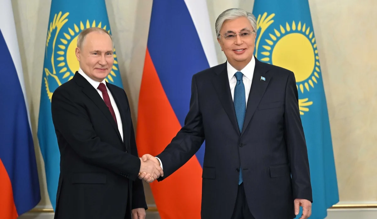 Тоқаев Путинді мемлекеттік мерекемен құттықтады