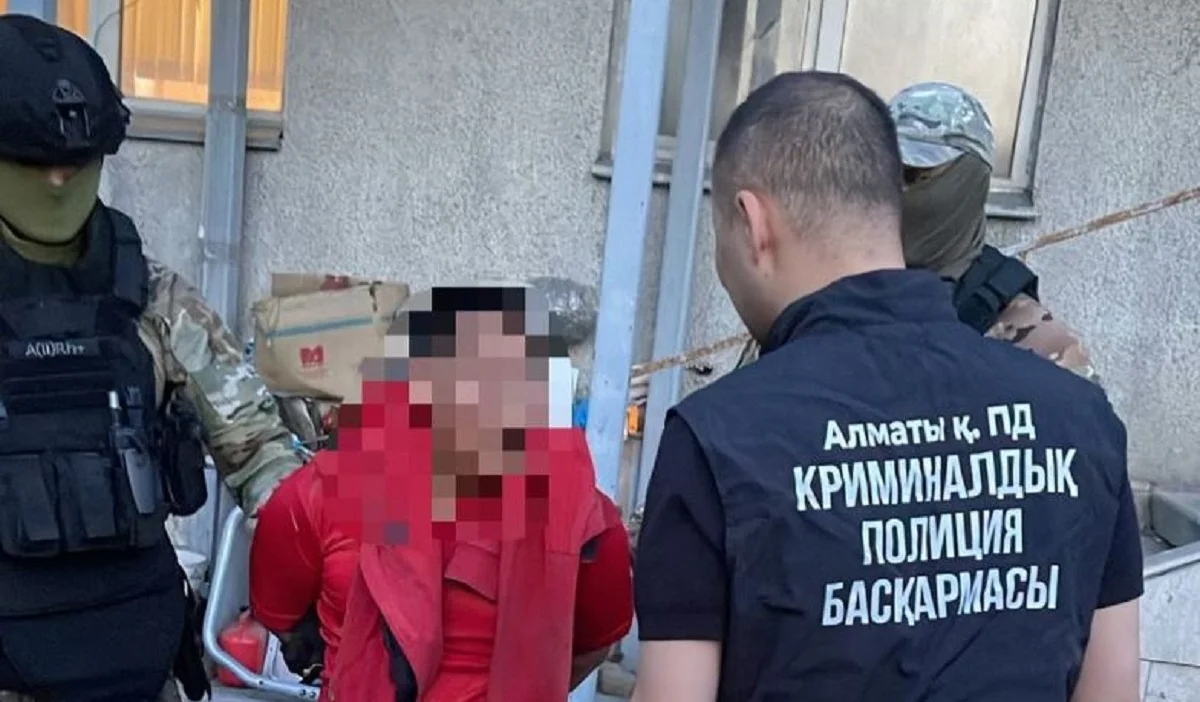 Алматыда пәтер тонап жүрген күдікті күдікті ізін суытпай ұсталды