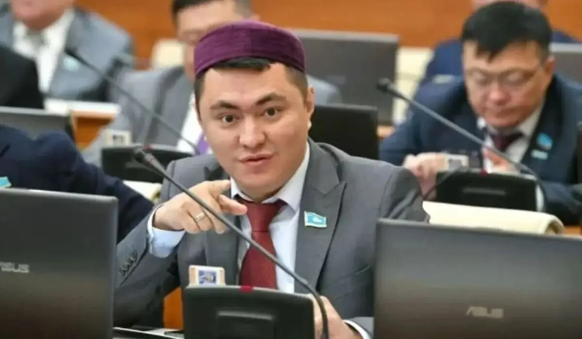 Дәулет Мұқаев екі күнде 50-60 баланың тұсауын кеседі