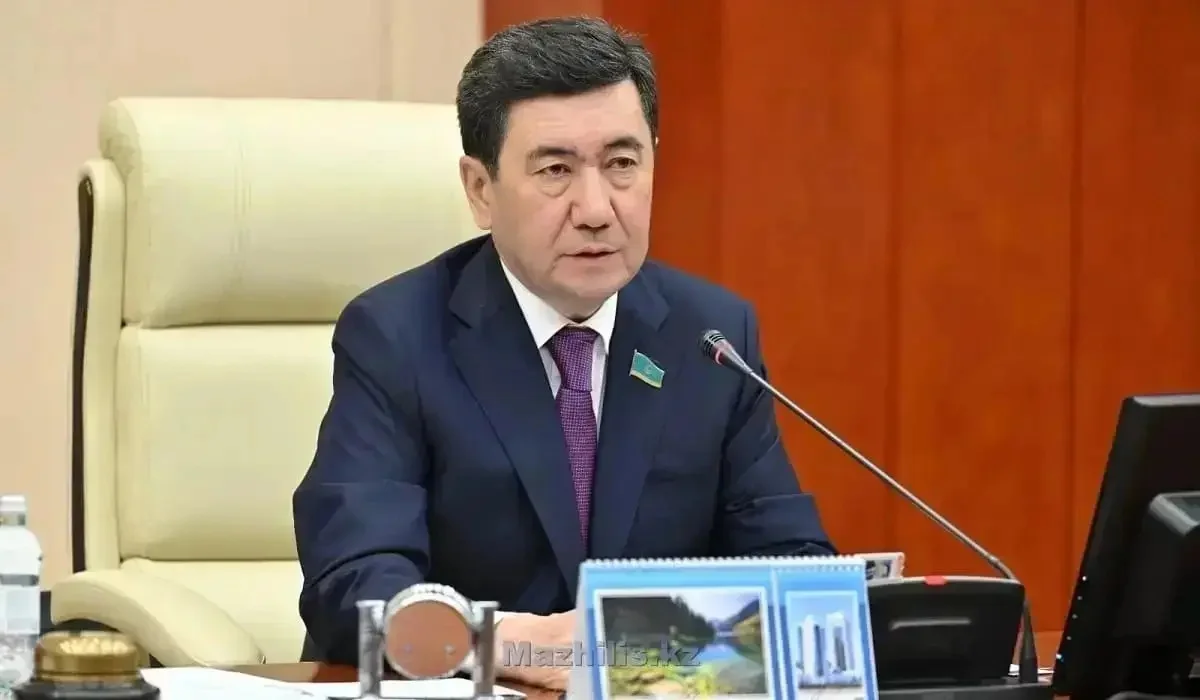 Қошанов күзде жасанды интеллект туралы парламенттік тыңдау өткізуді ұсынды