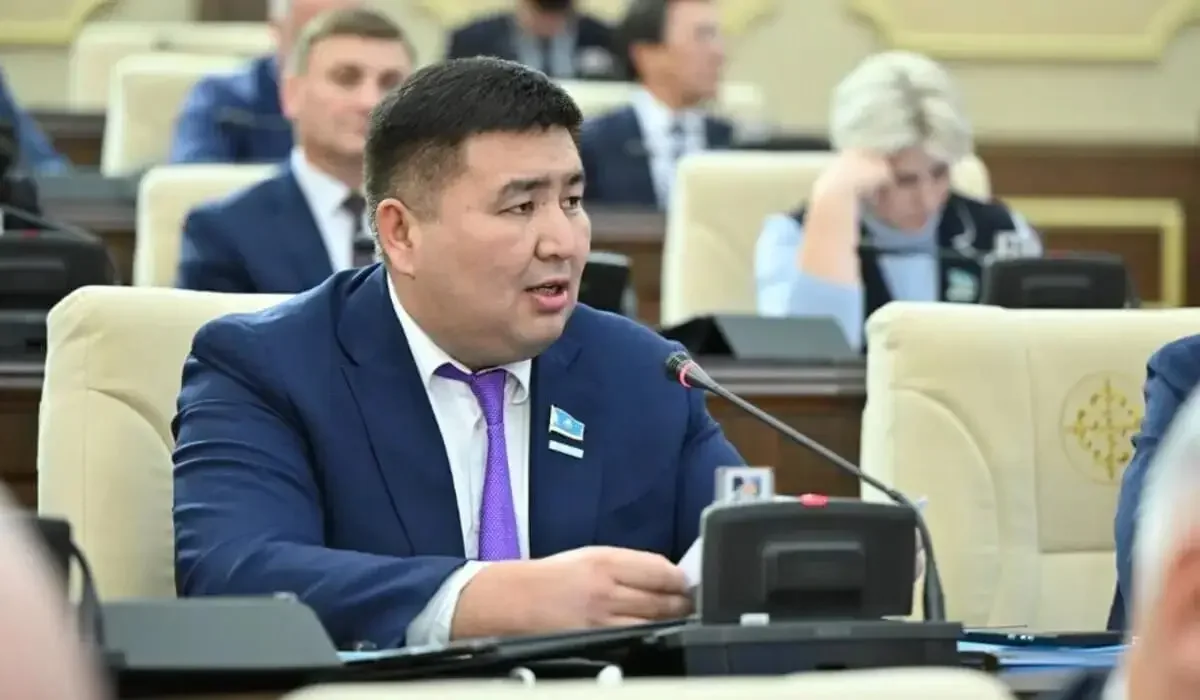 Баспанаға кезекте тұрған адам саны 720 мыңға жетті – депутат
