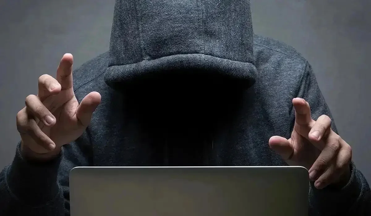 Қарағандылық зейнеткерден 22 млн теңге жымқырған шетелдік алаяқтар Алматыда ұсталды