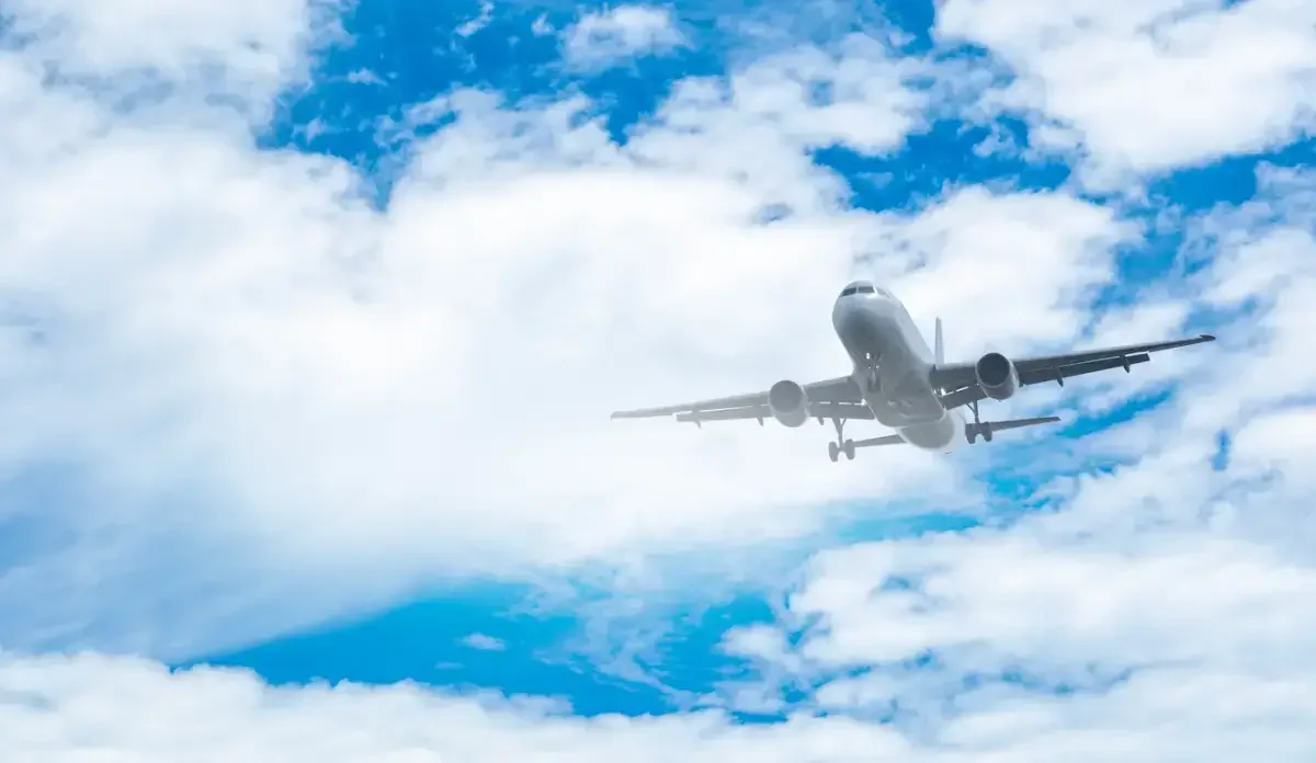 «Air Astana-ға билет алып, FlyArystan-мен ұштық»: жолаушылар қызмет сапасына шағымданды