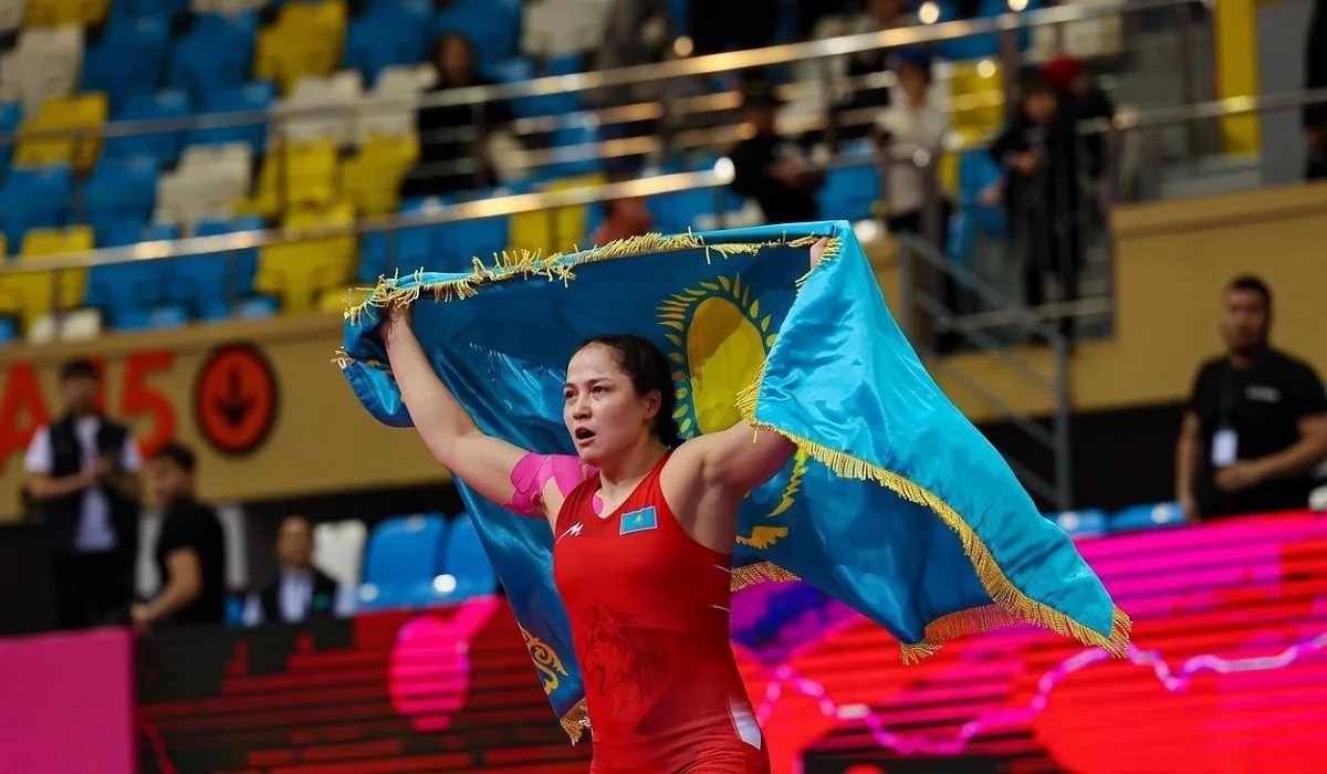 Қазақстандық балуандар Венгрияда өткен турнирде жеті медаль жеңіп алды