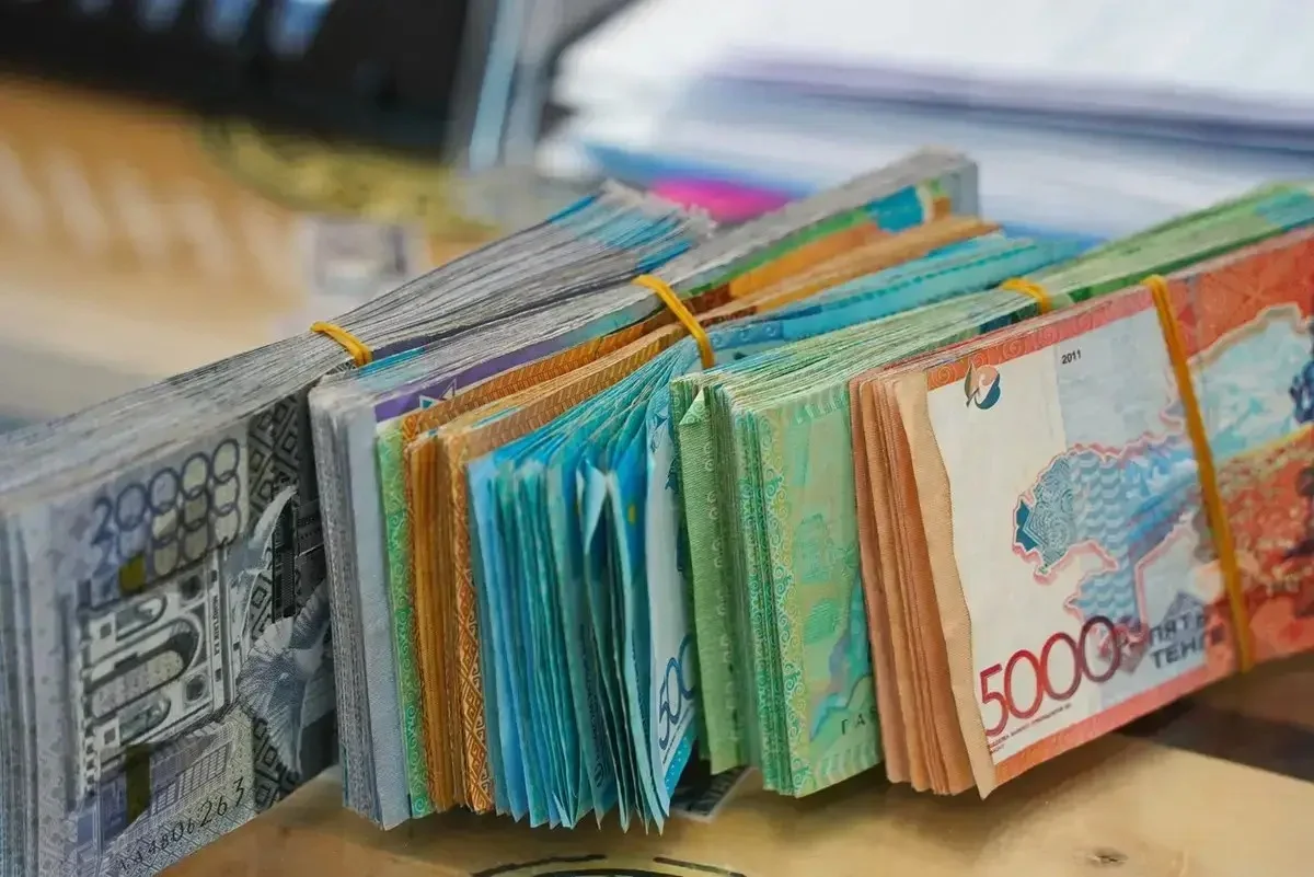 Қазақстандықтар бір ай ішінде банктерден тағы 500 млрд теңге қарыз алған
