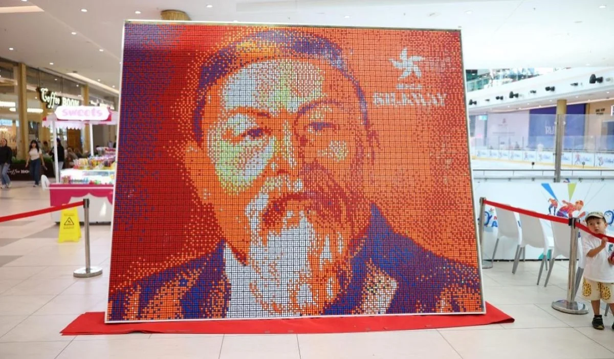 Астанада 3000 Рубик кубигінен Абайдың алып портреті жасалды