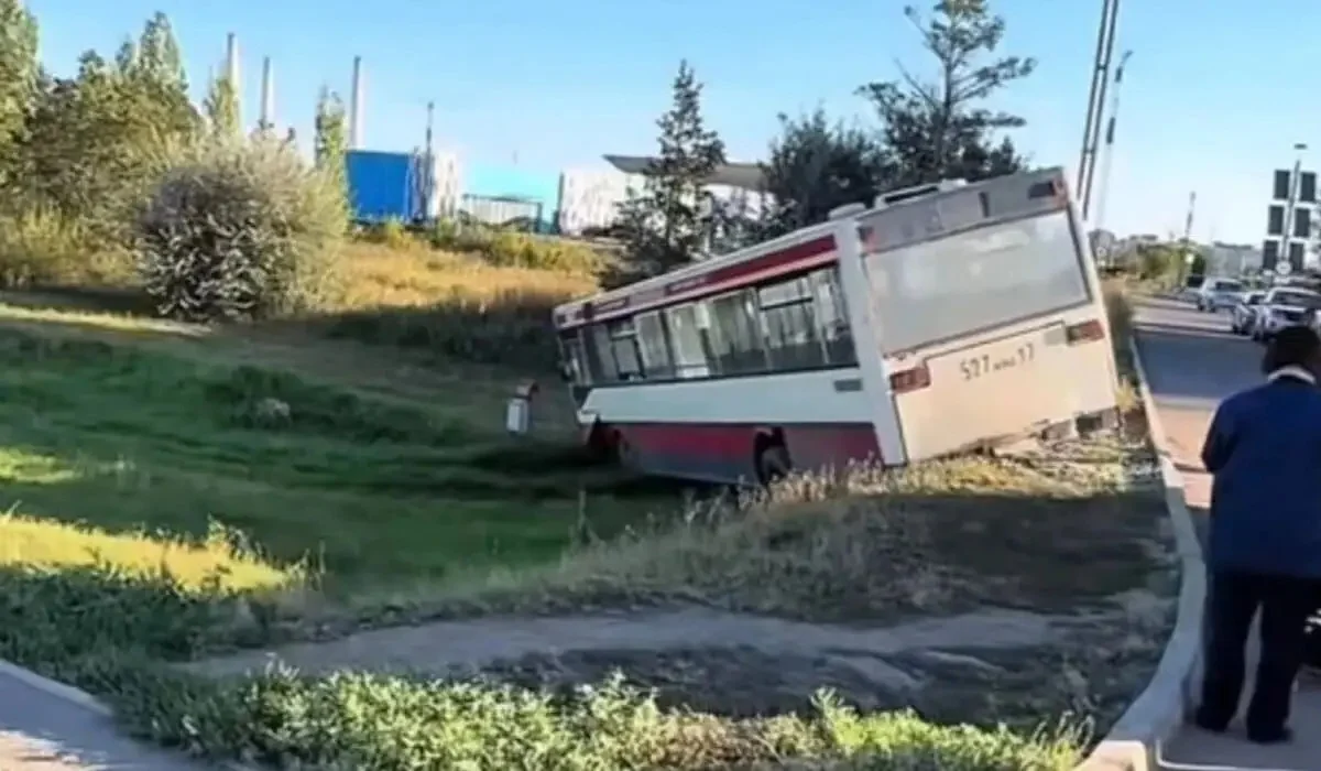 Астанадағы автобус апаты: салонда LRT жұмысшылары болған