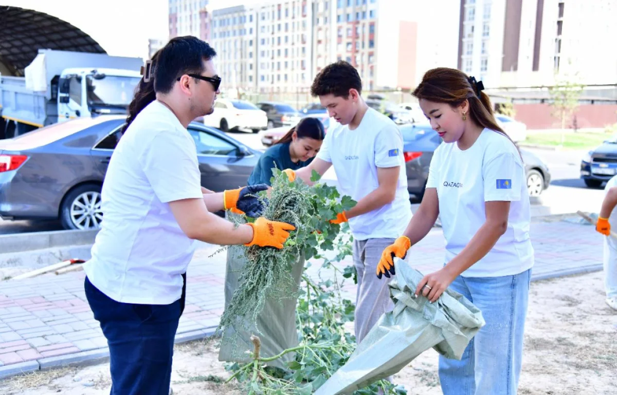 Конституция күніне орай еліміздің барлық өңірінде «Таза бейсенбі» акциясы өтті