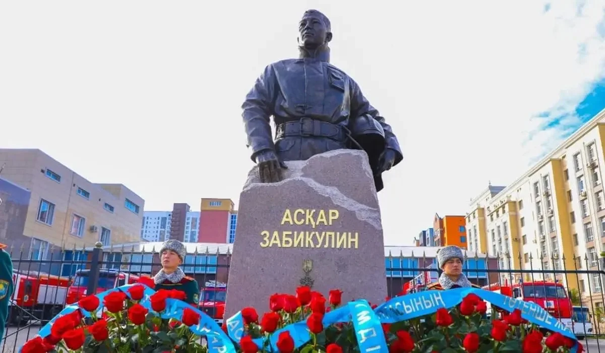 Марқұм өрт сөндіруші Асқар Забикулиннің қызы 1-сыныпқа барды (ВИДЕО)