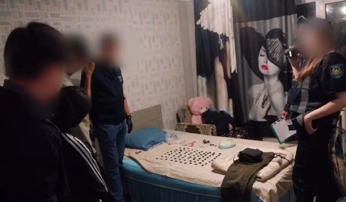 БҚО-ға барып, 85 пакет есірткі сатпақ болған Астана тұрғыны ұсталды