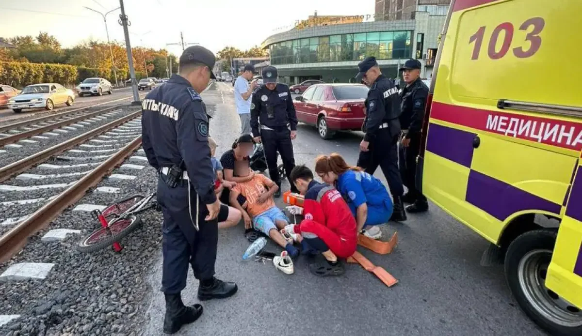 Теміртауда Ұлттық ұлан сарбаздары жол апатынан зардап шеккен балаға көмектесті
