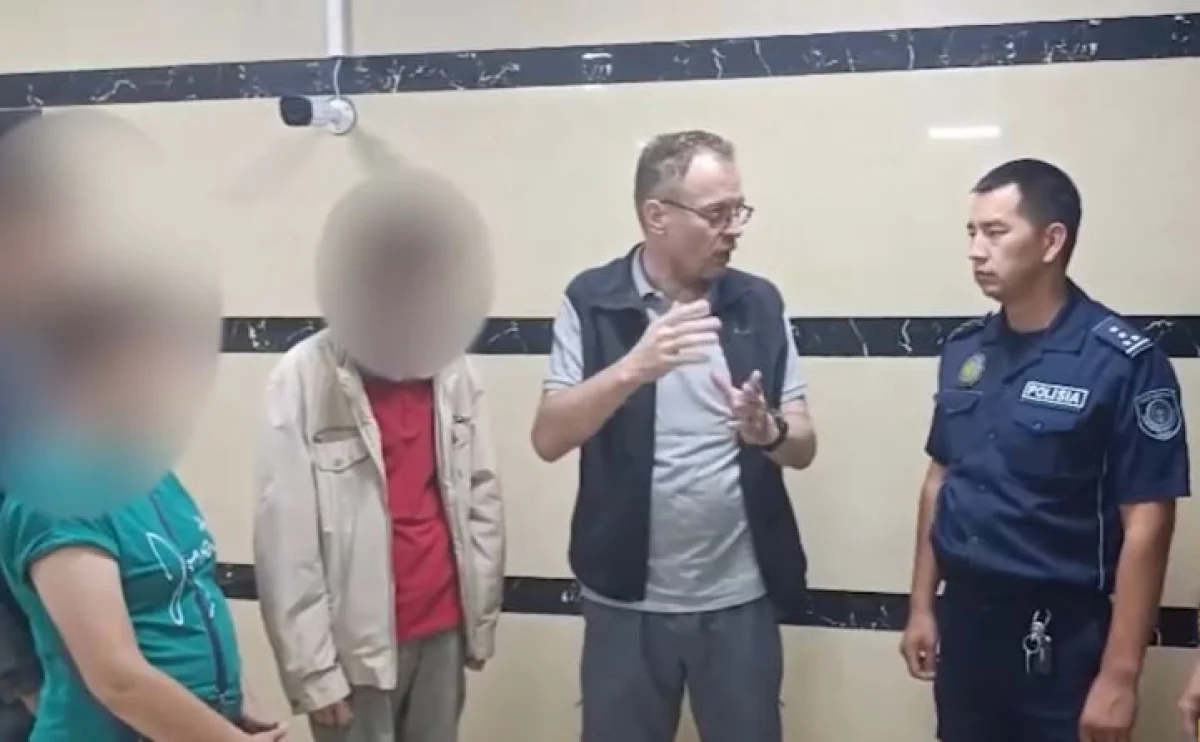 Алматыда полицейлер жас жігітті алаяқтардың арбауынан соңғы сәтте құтқарып қалды