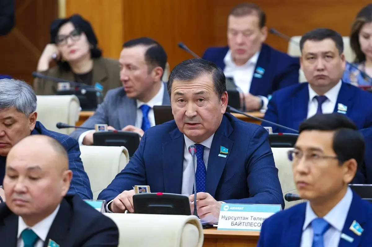 Депутат Тұрғанов теміржол саласында отандық өндірушілерді қолдауды сұрады