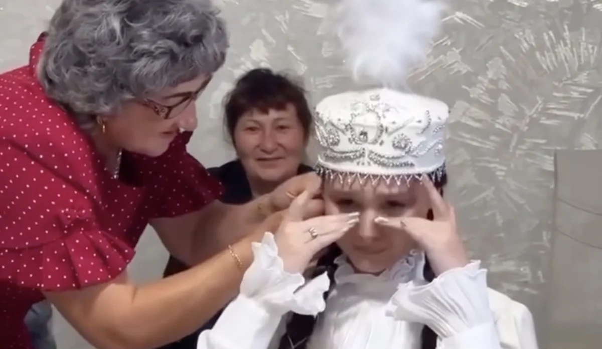 Сырға салып, ұзату тойын өткізген өзге ұлт өкілдері жұрттың ықыласына бөленді (ВИДЕО)