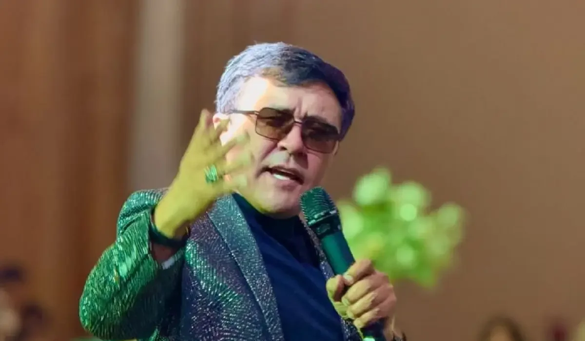 «Шындықтың бетін ашамын»: Заттыбектің ешкім білмейтін баласы ел алдына шықты (ВИДЕО)