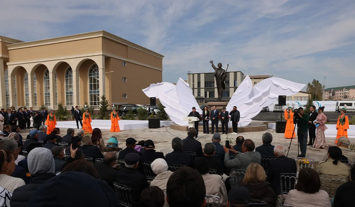 Өтеген батыр ауылында Нұрғиса Тілендиевтің 100 жылдығына арналған мәдениет үйі ашылды
