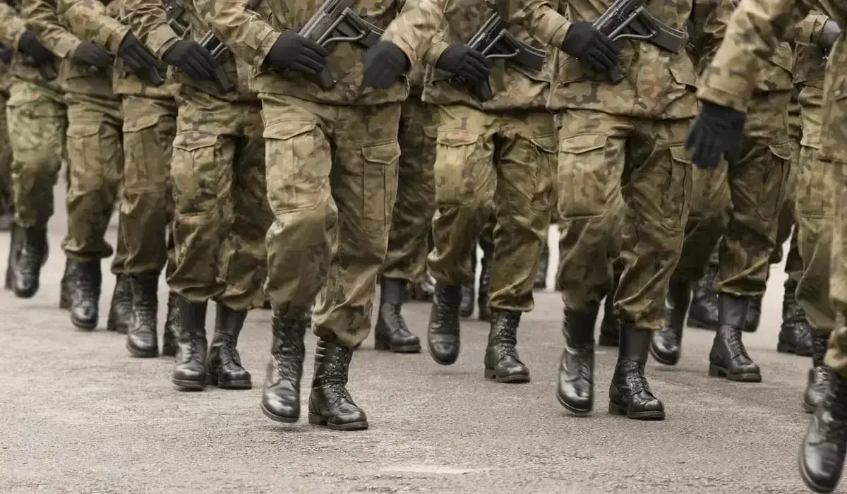 «Сарбаздардың өлімі қашан тоқтайды?»: баласы әскерде жүрген депутат Қорғаныс министрлігінен жауап талап етті